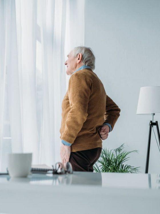 Descubra os sinais iniciais de osteoporose